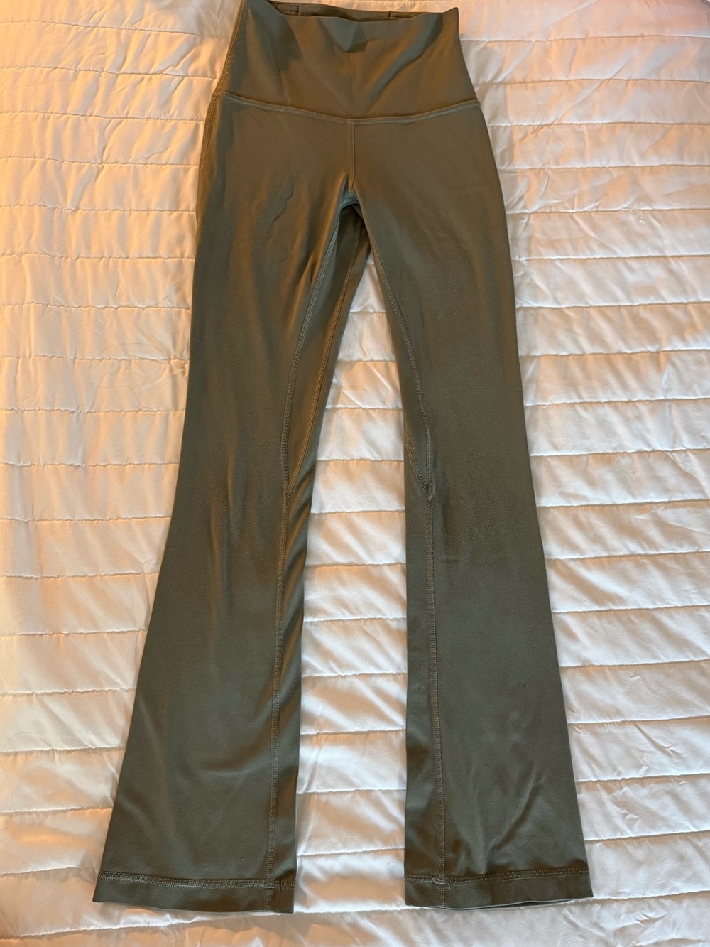 lululemon athletica Olive Green Legging Waistband Detail